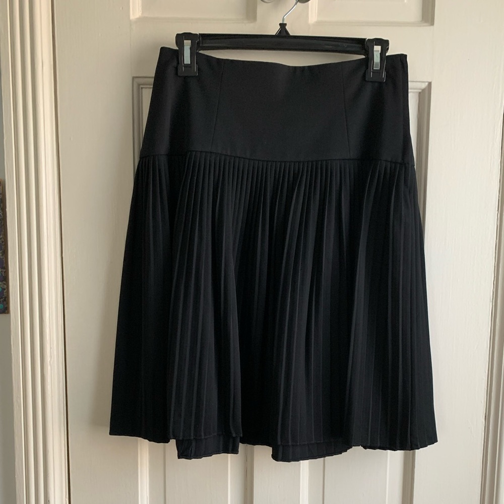 TAHARI black knife pleated skirt sz 2